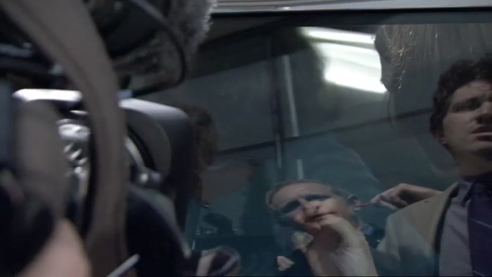 - SHIT. - WE'VE GOT PIZZA IN THERE. 