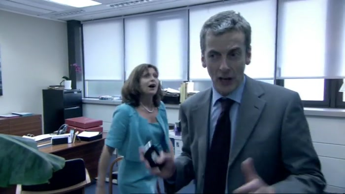 - THEY ALL LIKE A JOKE. - OH, GREAT. I'LL START WITH A JOKE. 