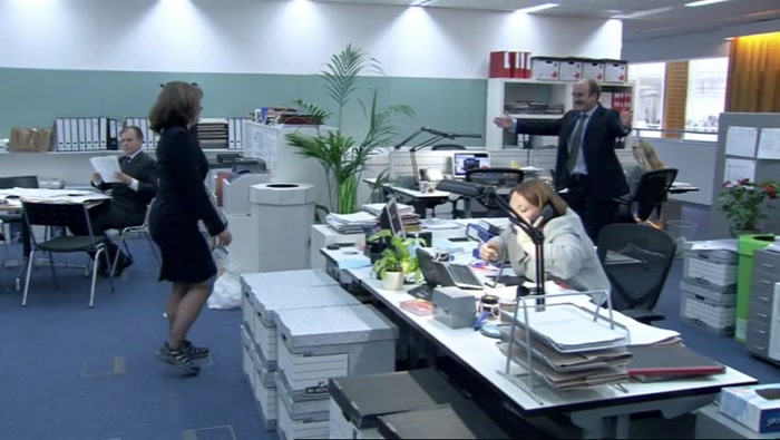 - NICOLA MURRAY! - CAN I CALL YOU BACK? BYE. 