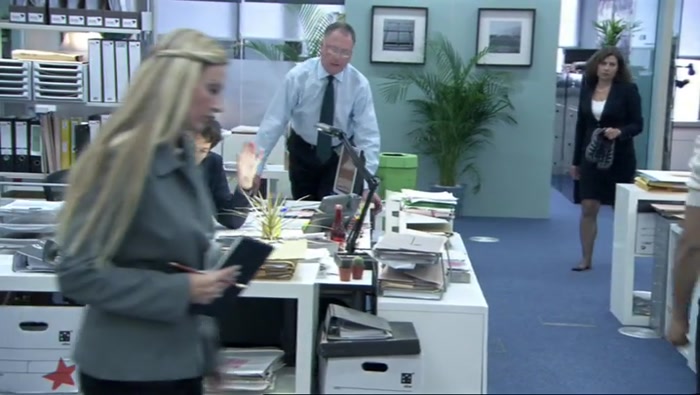 NICOLA MURRAY, SLIGHTLY PANICKY MINISTER-LADY, 