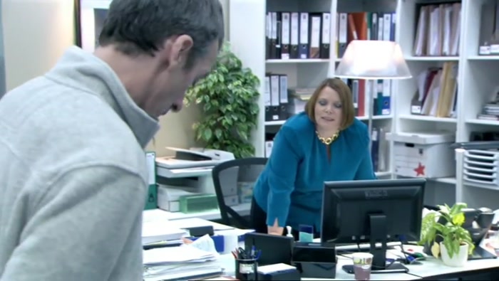 - OH, THAT'S A NICE, SNUGGLY FLEECE. - GOING TO THE GARDEN CENTRE, MALCOLM? 