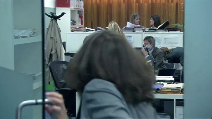 OLLY, GLENN, IN HERE NOW. QUICK, QUICK, QUICK. 