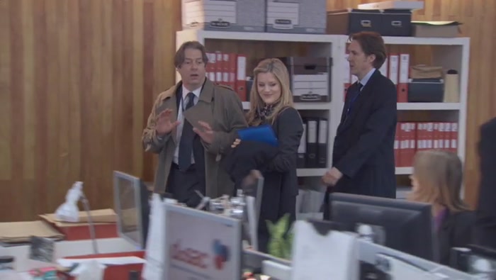 I NEED A THOUGHTFUL, VERY PERSONAL PRESENT FOR TINA. ANY IDEAS? 
