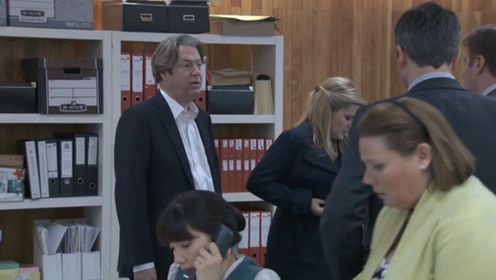YES, I DO KNOW, FERGUS. A MAN WITH AN AMUSING NAME HAS DIED. 