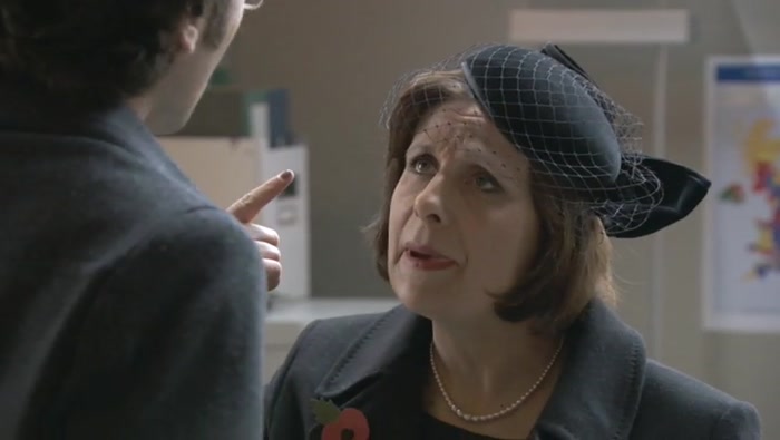 DOES THIS LOOK LIKE A BAT? NO. I SHOULD CHALLENGE HER? I SHOULD CHALLENGE HER?