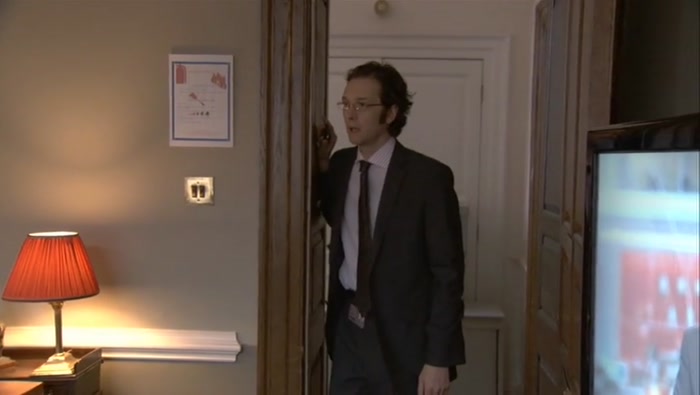 WHEN THE QUEEN'S BUTLER FINDS A COCKROACH IN THE PANTRY, 